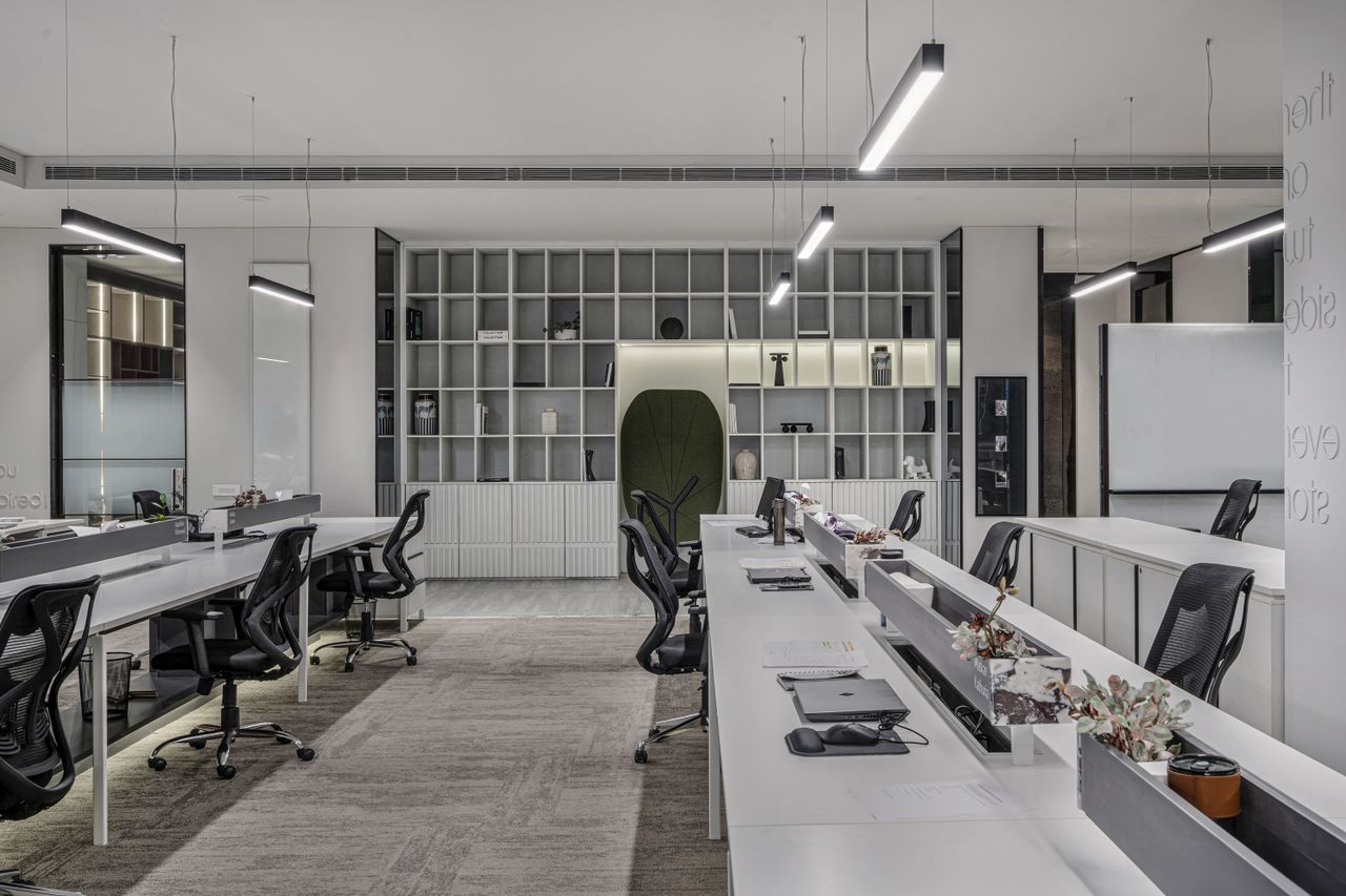 Professionell renovierter Arbeitsbereich